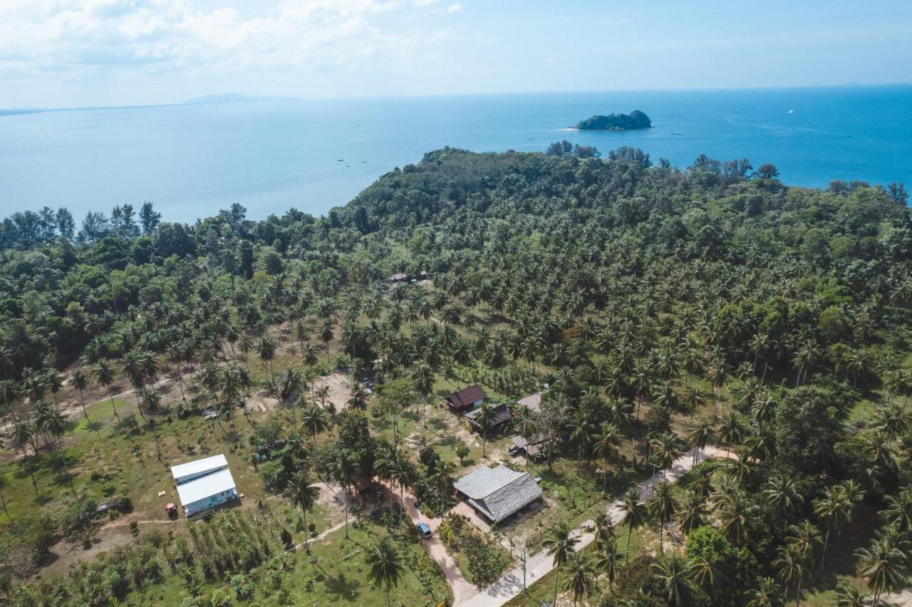 Kohjum Freedom Resort Koh Jum Exterior photo