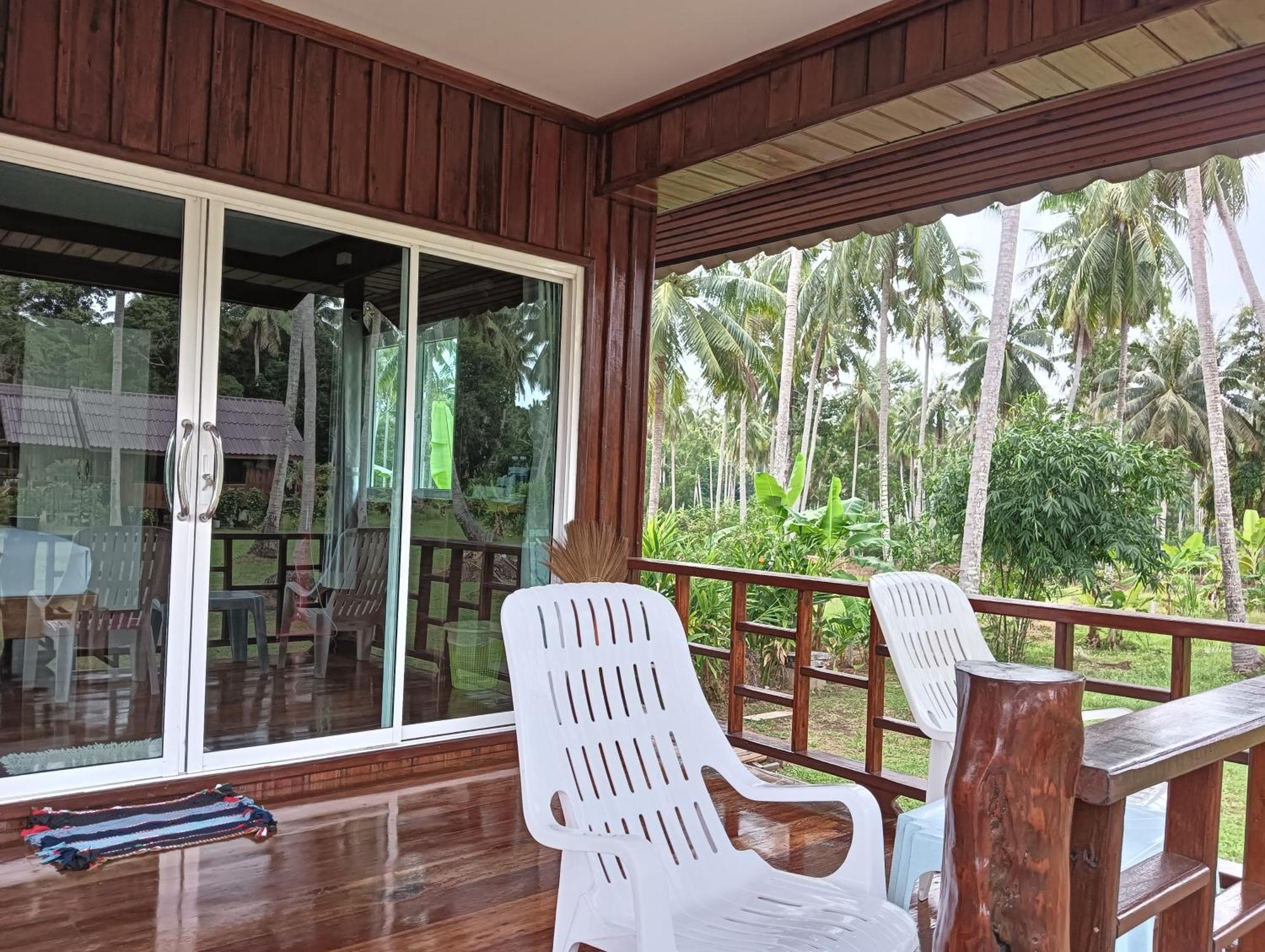 Kohjum Freedom Resort Koh Jum Exterior photo