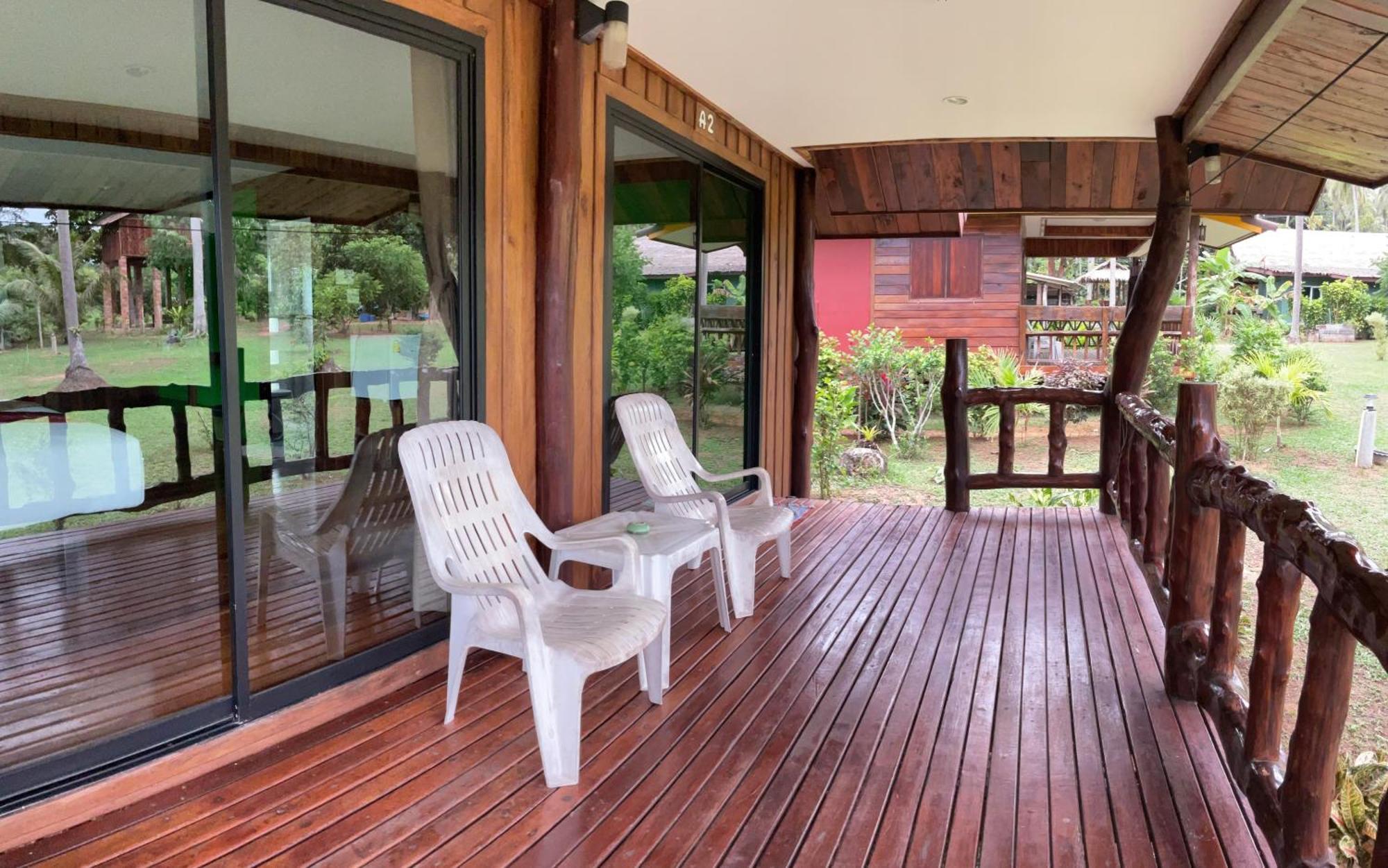Kohjum Freedom Resort Koh Jum Exterior photo